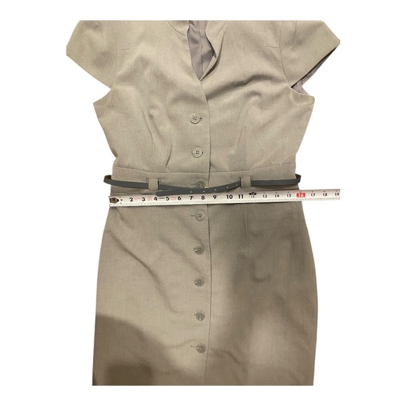 Calvin Klein dress. Retro style. Button up with belt. Fully lined. Sz 10 - Picture 7 of 16
